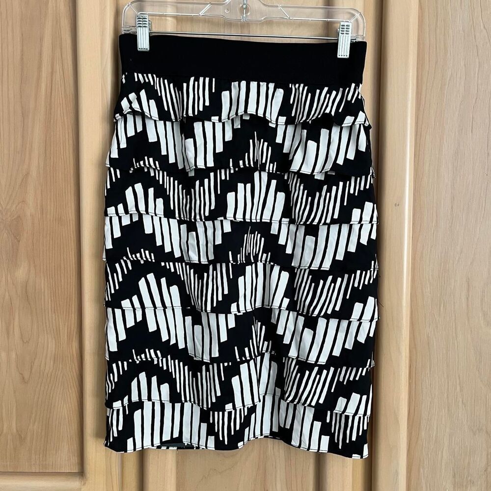Alfani Women's Black and White Skirt